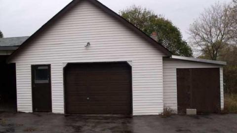 Acton Strange photo 4