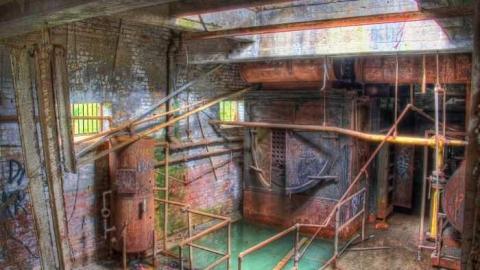 Total abandonment - Linseed-Factory359.jpg