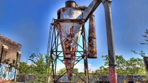 Total abandonment - Linseed-Factory362.jpg