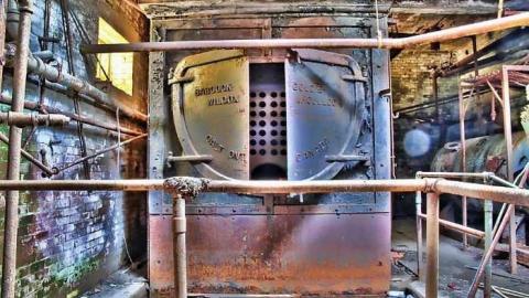 Total abandonment - Linseed-Factory353.jpg