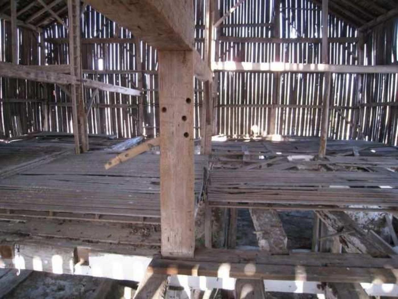 old farm house and barn - IMG_6806.jpg