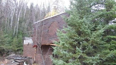 She's Still Alive - Burger-Place11.jpg