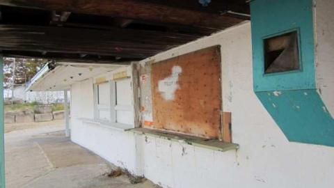 Weekend at Bernies - Weekend-at-Bernies5.jpg