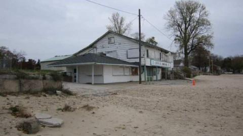 Weekend at Bernies - Weekend-at-Bernies7.jpg