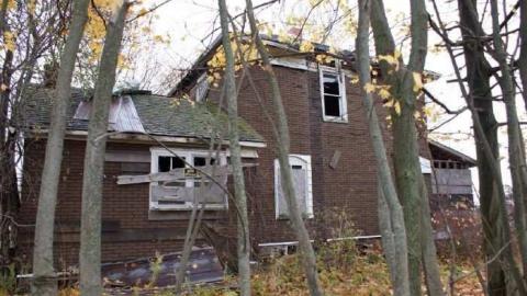 Still Standing... barely - Dickson-Hill-House15.jpg