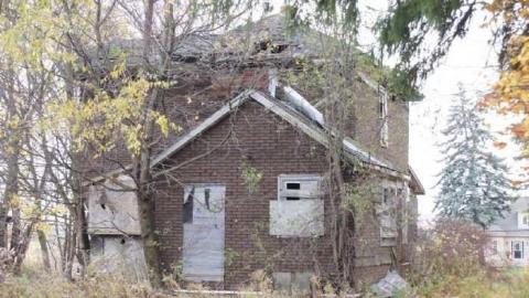 Still Standing... barely - Dickson-Hill-House16.jpg