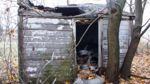 Still Standing... barely - Dickson-Hill-House9.jpg