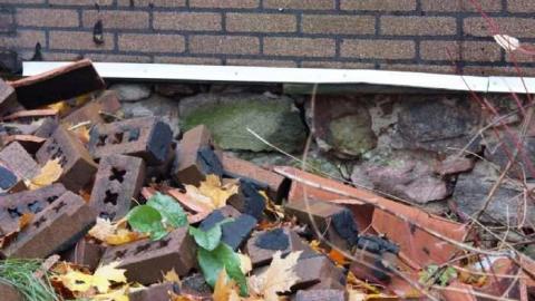 Still Standing... barely - Dickson-Hill-House12.jpg