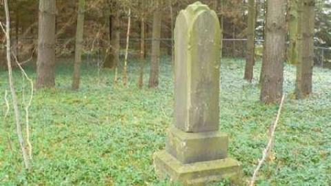 Marian - Marian-Cemetery15.jpg