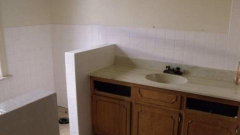 Walkabout - Wallpaper-Walls7.jpg