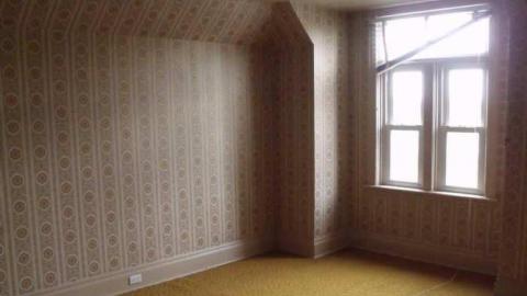 Walkabout - Wallpaper-Walls8.jpg