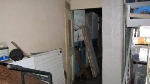 Abandoned Warehouse - 011.jpg