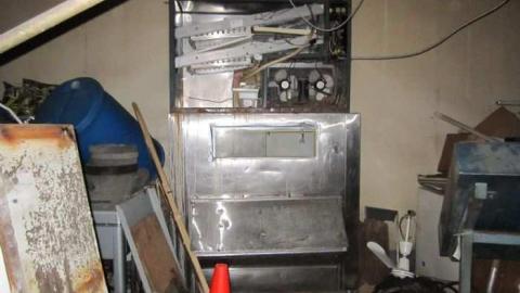 Abandoned Warehouse - 022.jpg