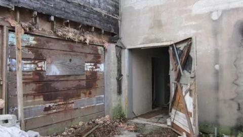 Abandoned Warehouse - 046.jpg