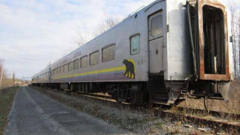 Rail Cars - Abandoned-Passenger-Rail-Cars7.jpg