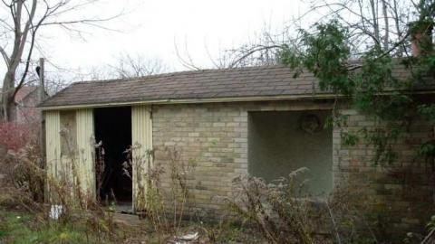 Richmond & Sunningdale - Neglected-Manor215.jpg