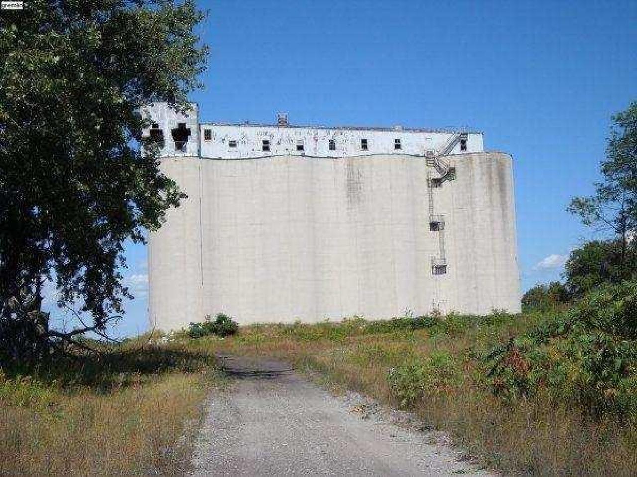 Gallery - Port-McNicoll-Elevators20.jpg