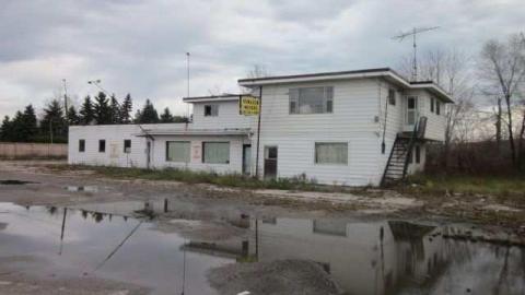 Decaying Garage - Bonazew-Motors8.jpg