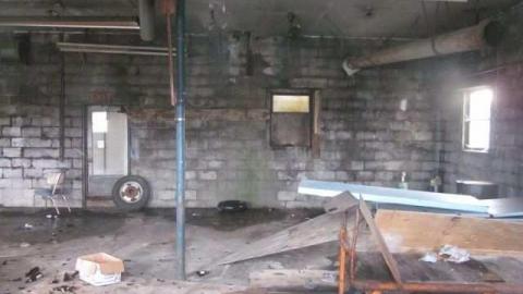 Decaying Garage - Bonazew-Motors9.jpg