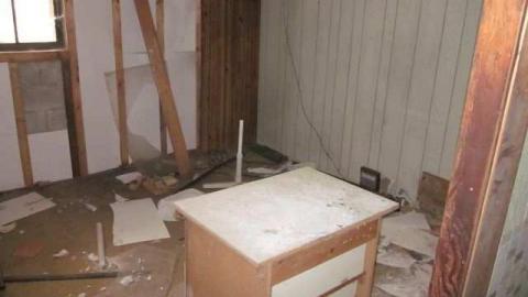 Decaying Garage - Bonazew-Motors5.jpg