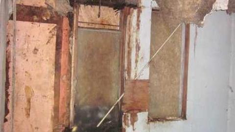 Leaning House photo 2